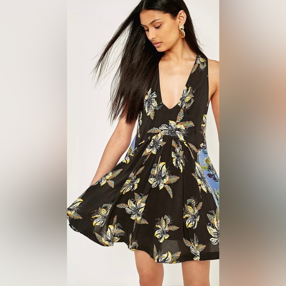 Free People Thought I Was Dreaming Black Blue Floral Mini Plunge Dress Sz S